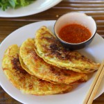 Bánh Xèo: Sizzling Rice Pancake with Pork and Shrimp | thekitchenpaper.com