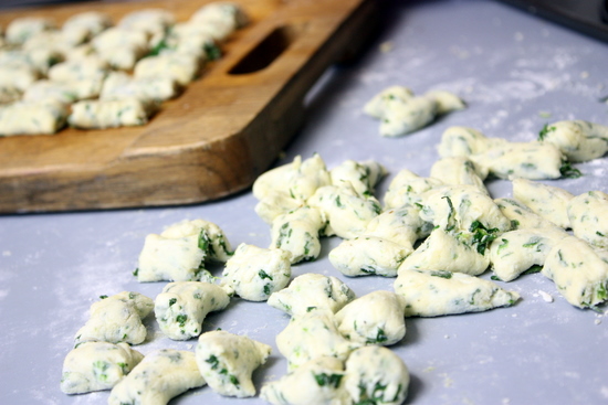 spinach ricotta gnocchi with brown butter sauce | the kitchen paper
