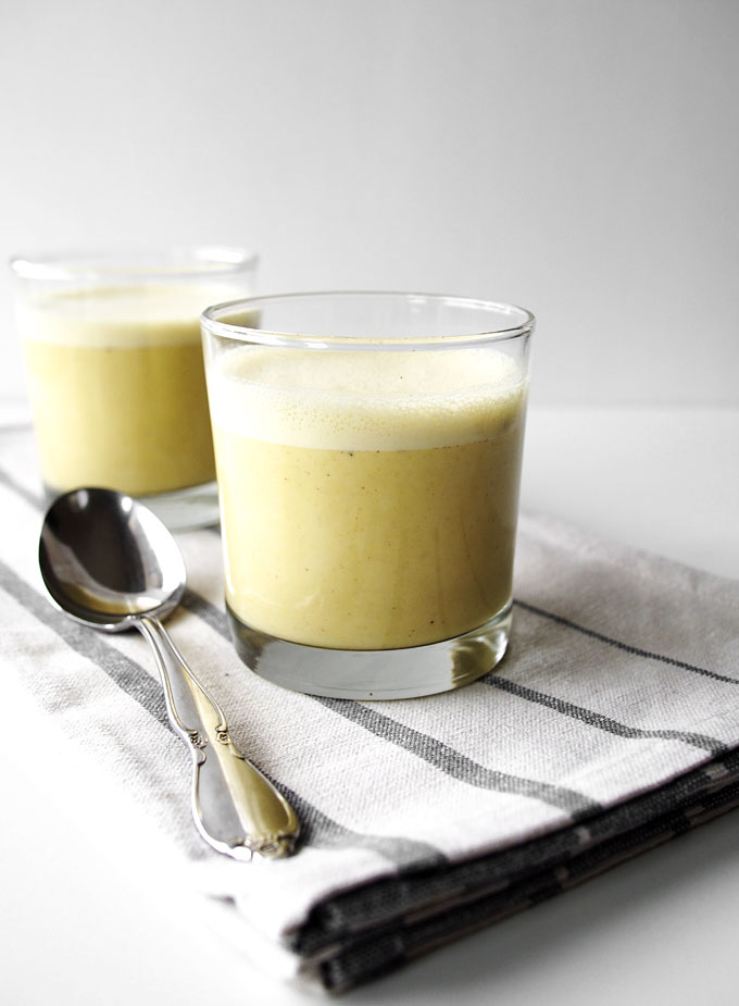 Maple Turmeric Cashew Milk Recipe | thekitchenpaper.com