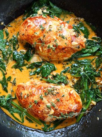 Paprika Chicken & Spinach with White Wine Butter Thyme Sauce | thekitchenpaper.com