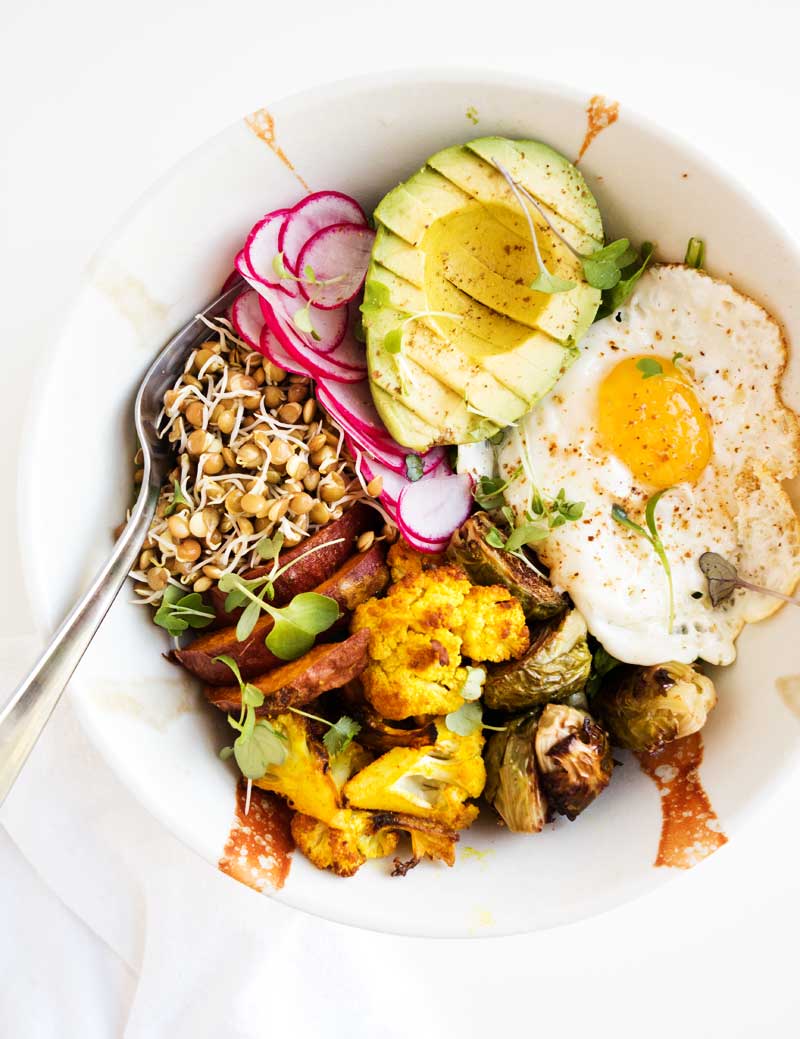 Sprouted Lentil Breakfast Bowl | thekitchenpaper.com