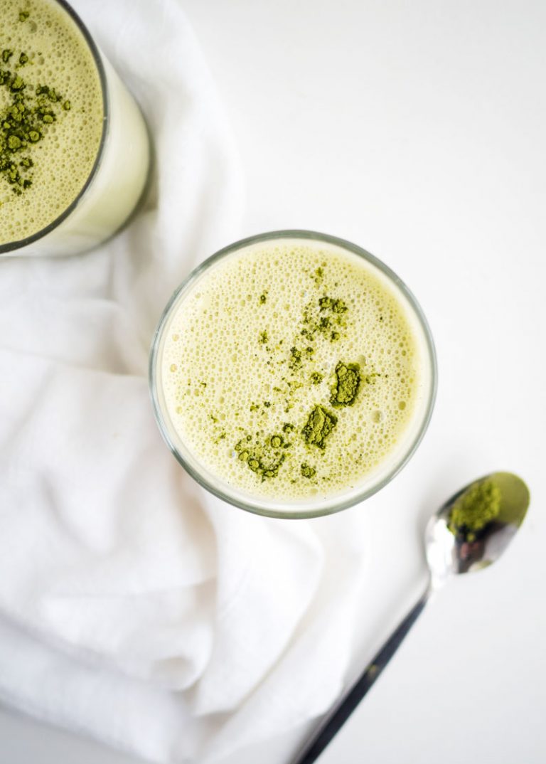 Vanilla Matcha Cashew Milk | The Kitchen Paper